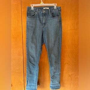 High waisted Levi’s Skinny Jeans